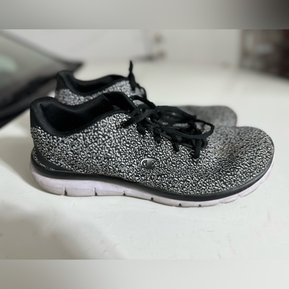 WOMEN CHAMPION ATHLETIC SHOES